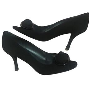 Stuart Weitzman Sz 7.5 Black Open toe Suede Leather Rosette shoes low heels